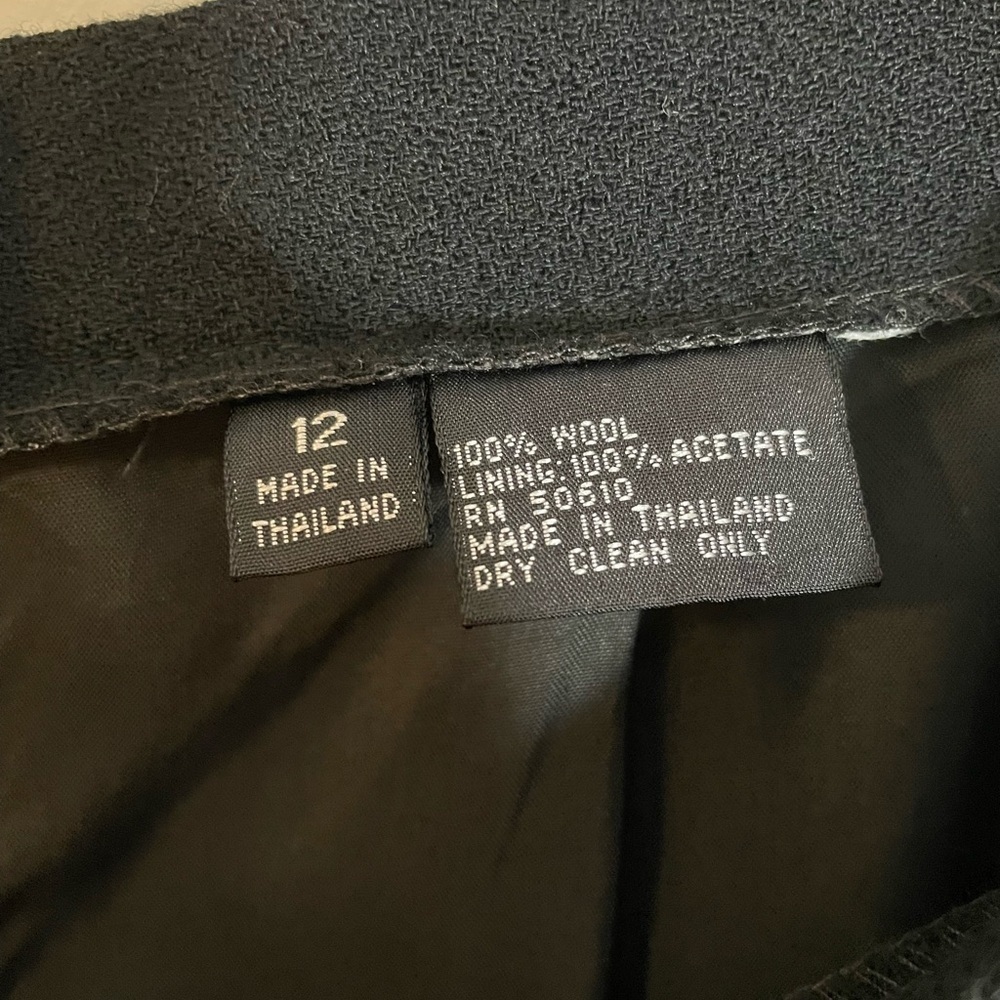 Vintage Black 100% Wool Fully Lined Pencil Skirt, Size 12, Has Pockets! - Picture 2 of 11